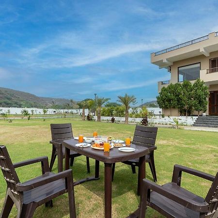 Brookvale Manor By Stayvista - Private Pool Haven With Endless Views & Indoor Fun Sohna Екстер'єр фото