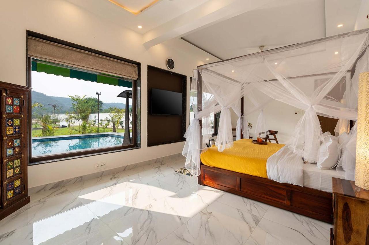 Brookvale Manor By Stayvista - Private Pool Haven With Endless Views & Indoor Fun Sohna Екстер'єр фото