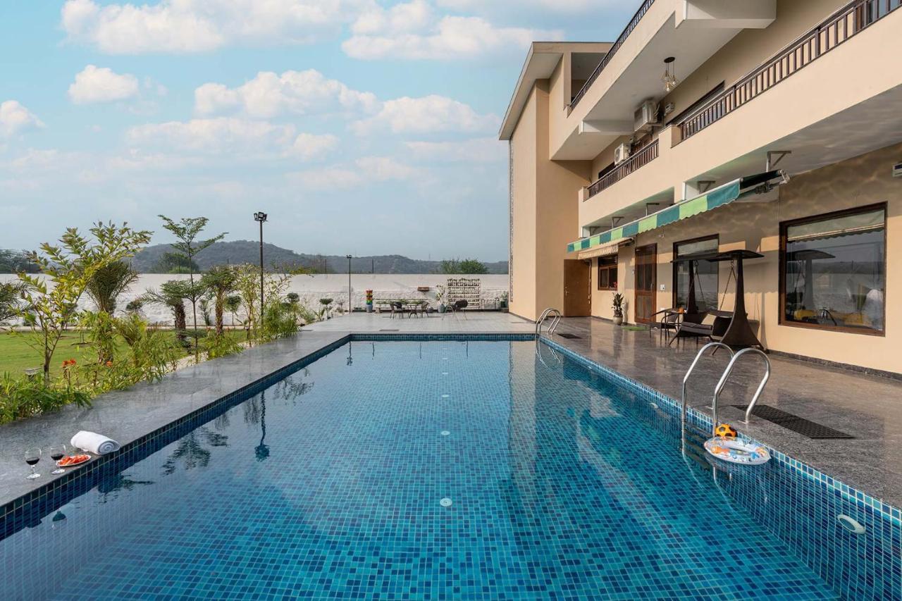 Brookvale Manor By Stayvista - Private Pool Haven With Endless Views & Indoor Fun Sohna Екстер'єр фото